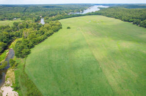 56701 E 370 Road Property Photo 3
