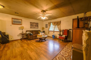 56701 E 370 Road Property Photo 39
