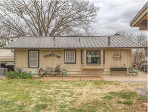392 Lakeview Drive Property Photo