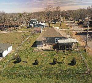 407 W 6th Street Property Photo 1