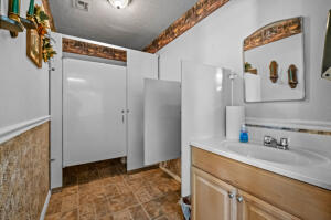58262 Us-60 Property Photo 24