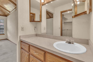 9305 S Land Avenue Property Photo 17