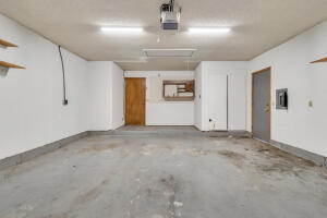 9305 S Land Avenue Property Photo 30
