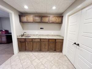 1527 N Main Street Property Photo 6