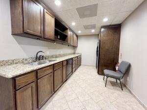 1527 N Main Street Property Photo 7