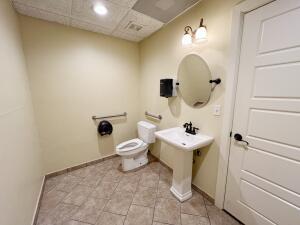 1527 N Main Street Property Photo 9