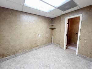 1527 N Main Street Property Photo 11