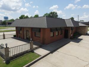 1527 N Main Street Property Photo 12