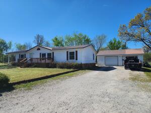 60901 E 130 Road Property Photo 2