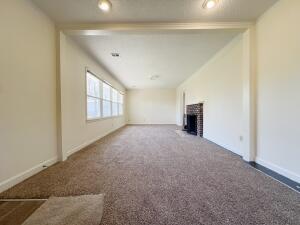 718 N Elm Street Property Photo 3