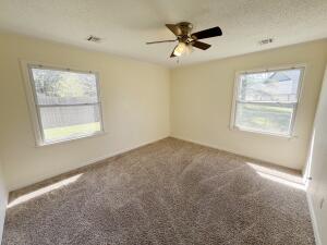 718 N Elm Street Property Photo 7
