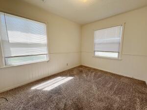 718 N Elm Street Property Photo 9