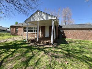 718 N Elm Street Property Photo 16