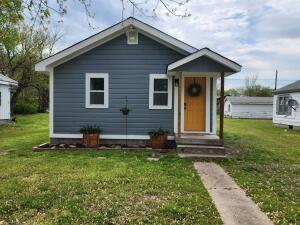 107 Oak Property Photo