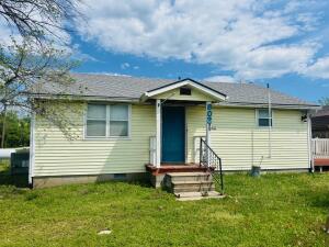 802 5th Street Property Photo