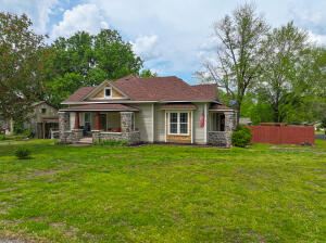 217 E 7th Street Property Photo
