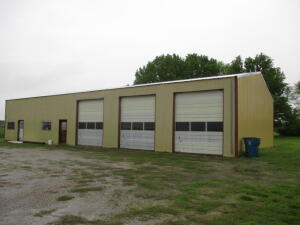 21889 S 520 Road Property Photo 3