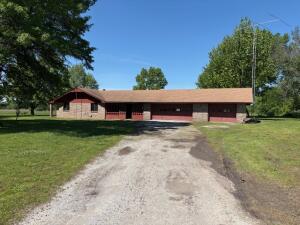 21889 S 520 Road Property Photo 4