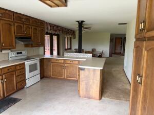 21889 S 520 Road Property Photo 8