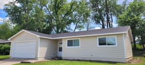408 E 4th Place Property Photo 1
