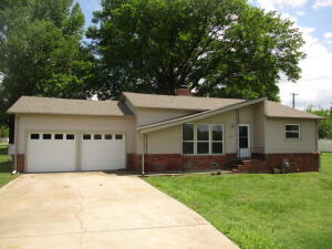 1625 E SW E Property Photo 1