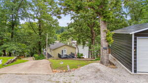 372 Lake Front Avenue Property Photo 4