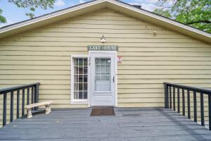 372 Lake Front Avenue Property Photo 5
