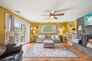 372 Lake Front Avenue Property Photo 23