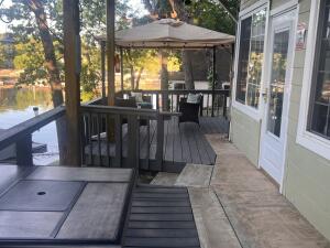372 Lake Front Avenue Property Photo 36