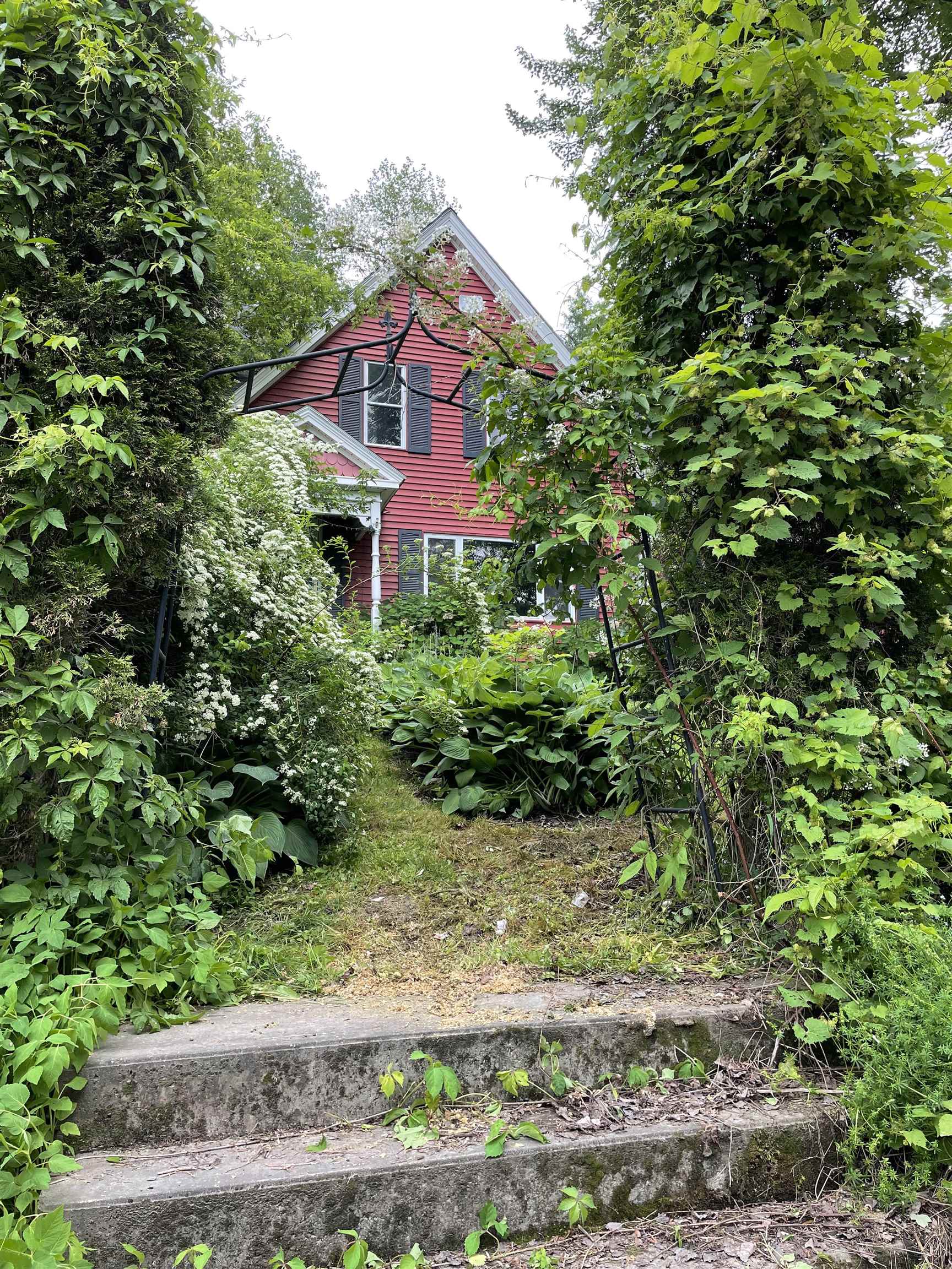 146 S Main Street Property Photo 2