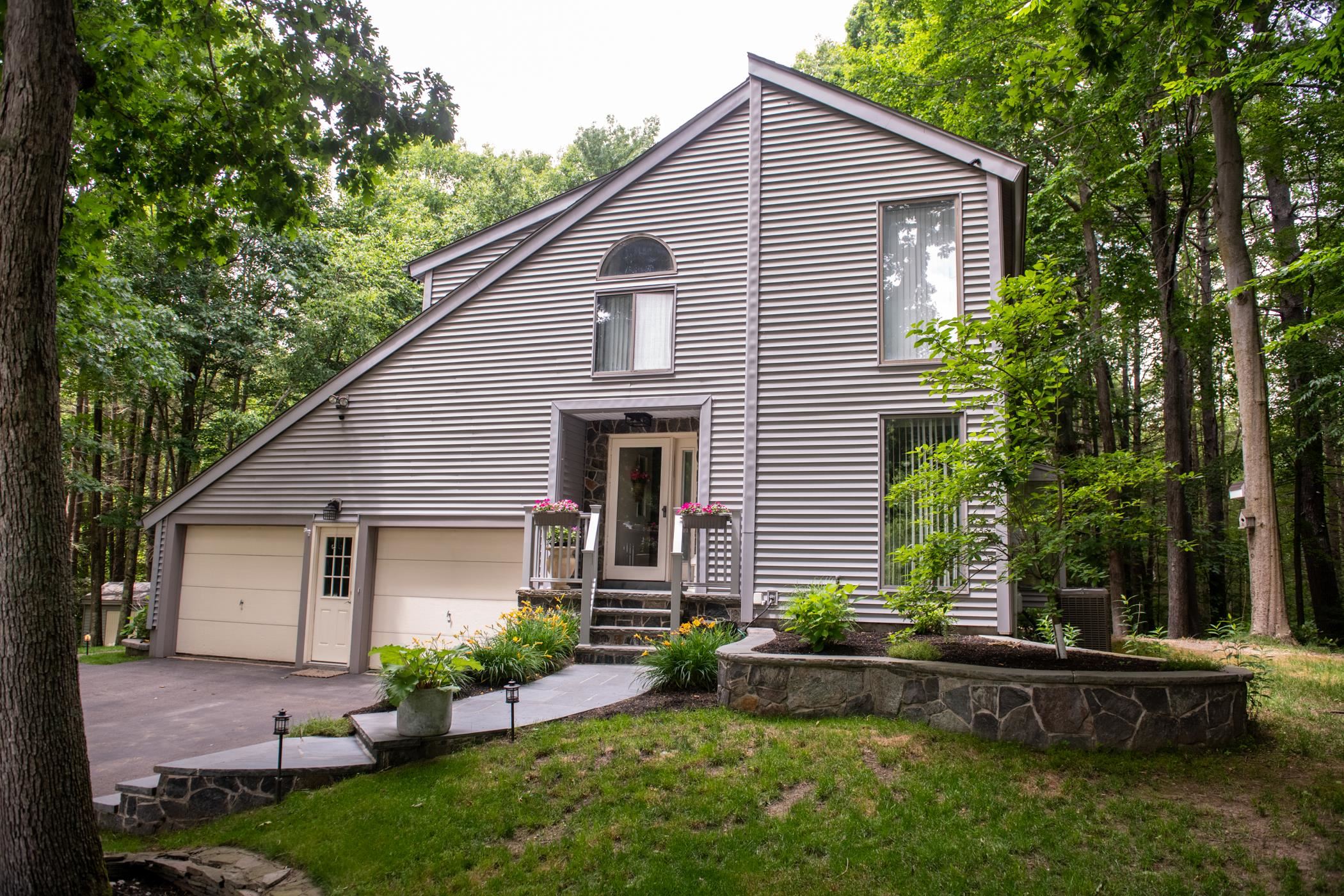 32 Mayflower Drive Property Photo
