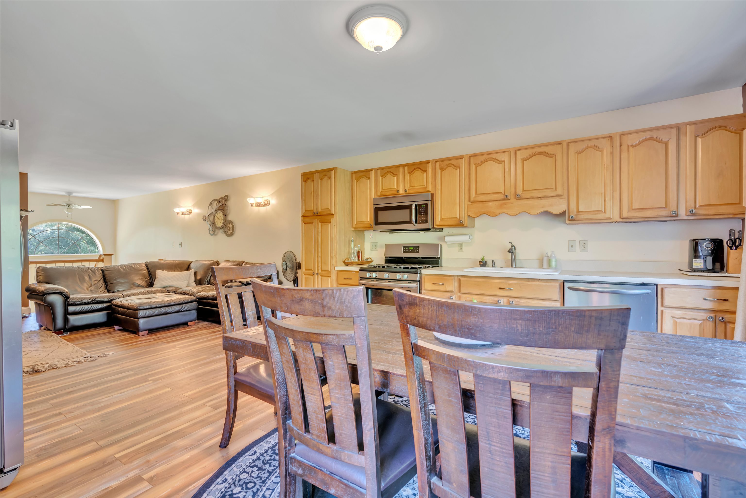 350 Old Rochester Road Property Photo 6