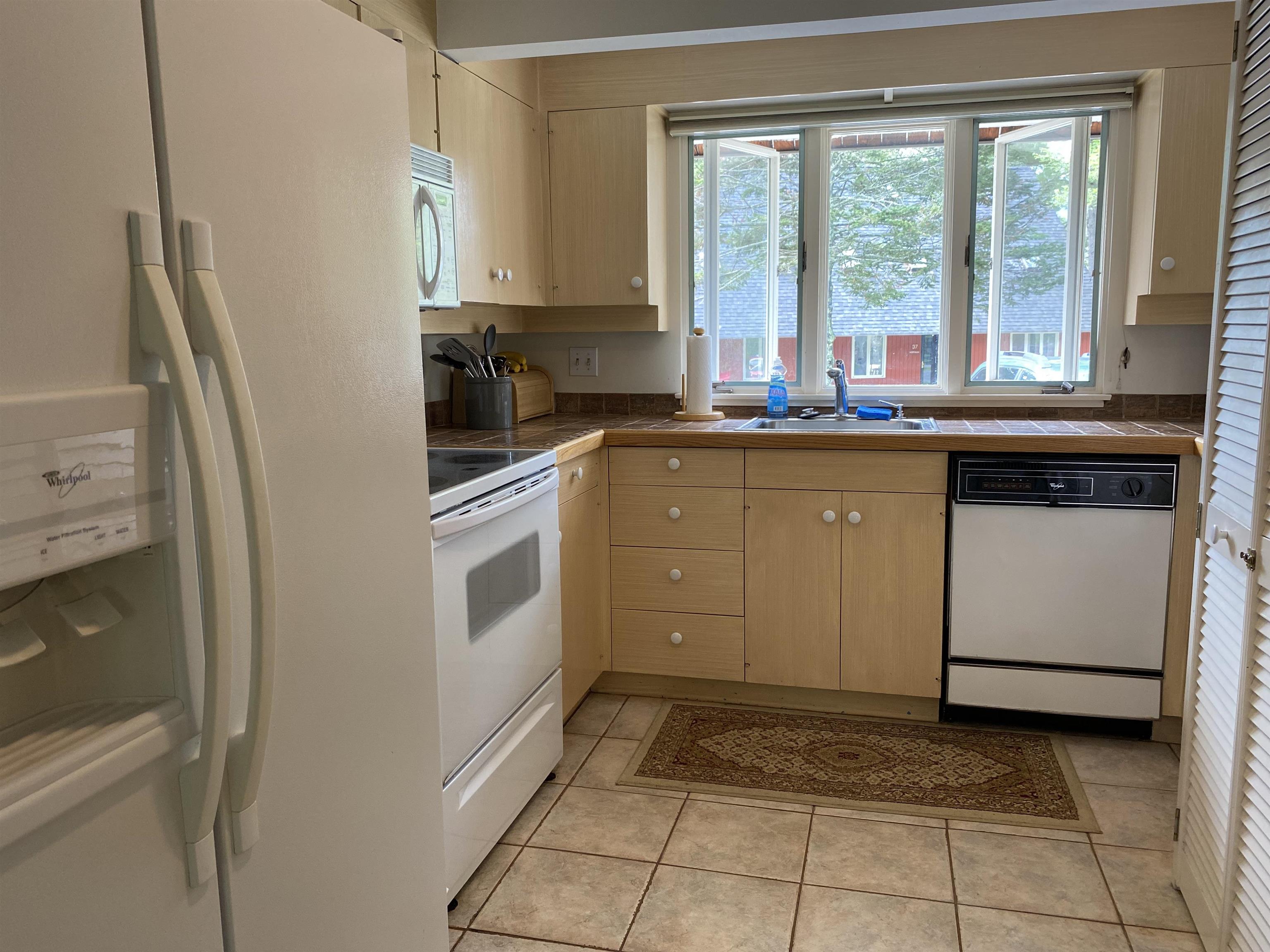 34 Davos Way Property Photo 6