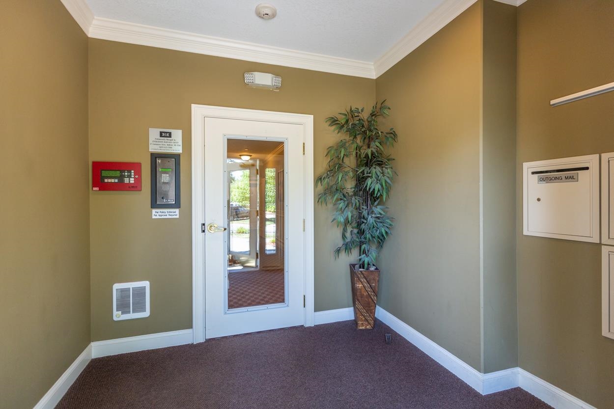 17-5 Roundabout Way Property Photo 4