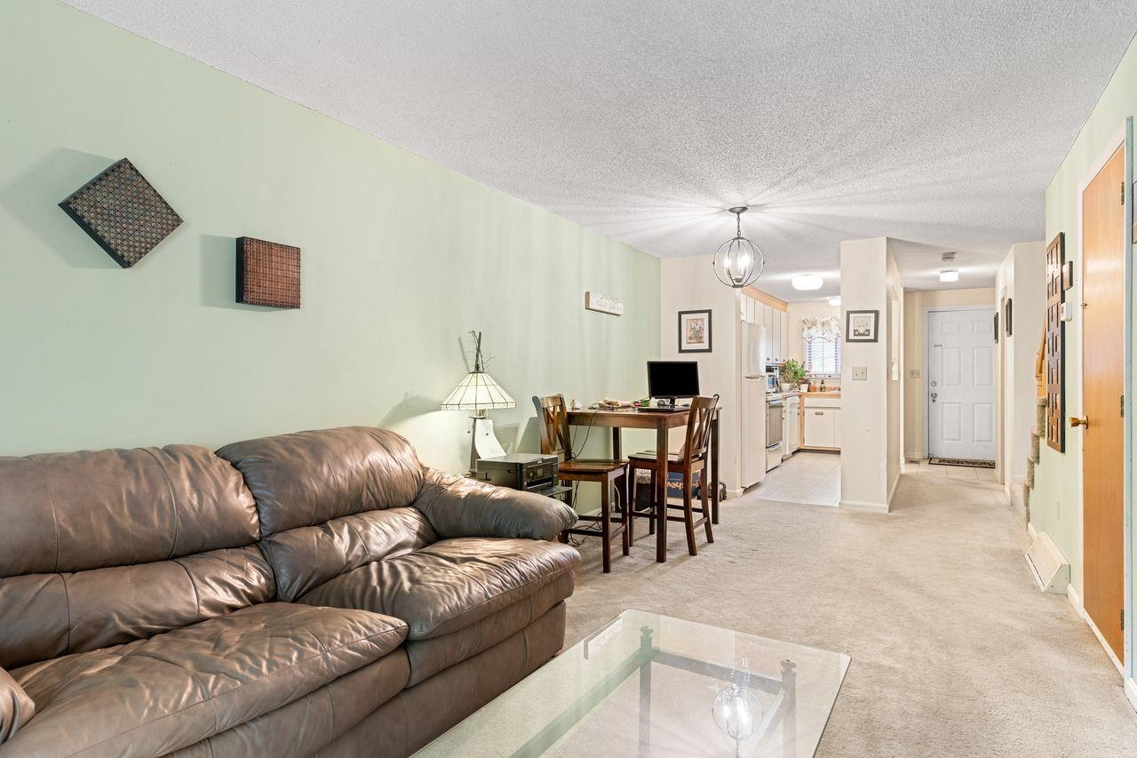 723 Fox Hollow Drive Property Photo 6