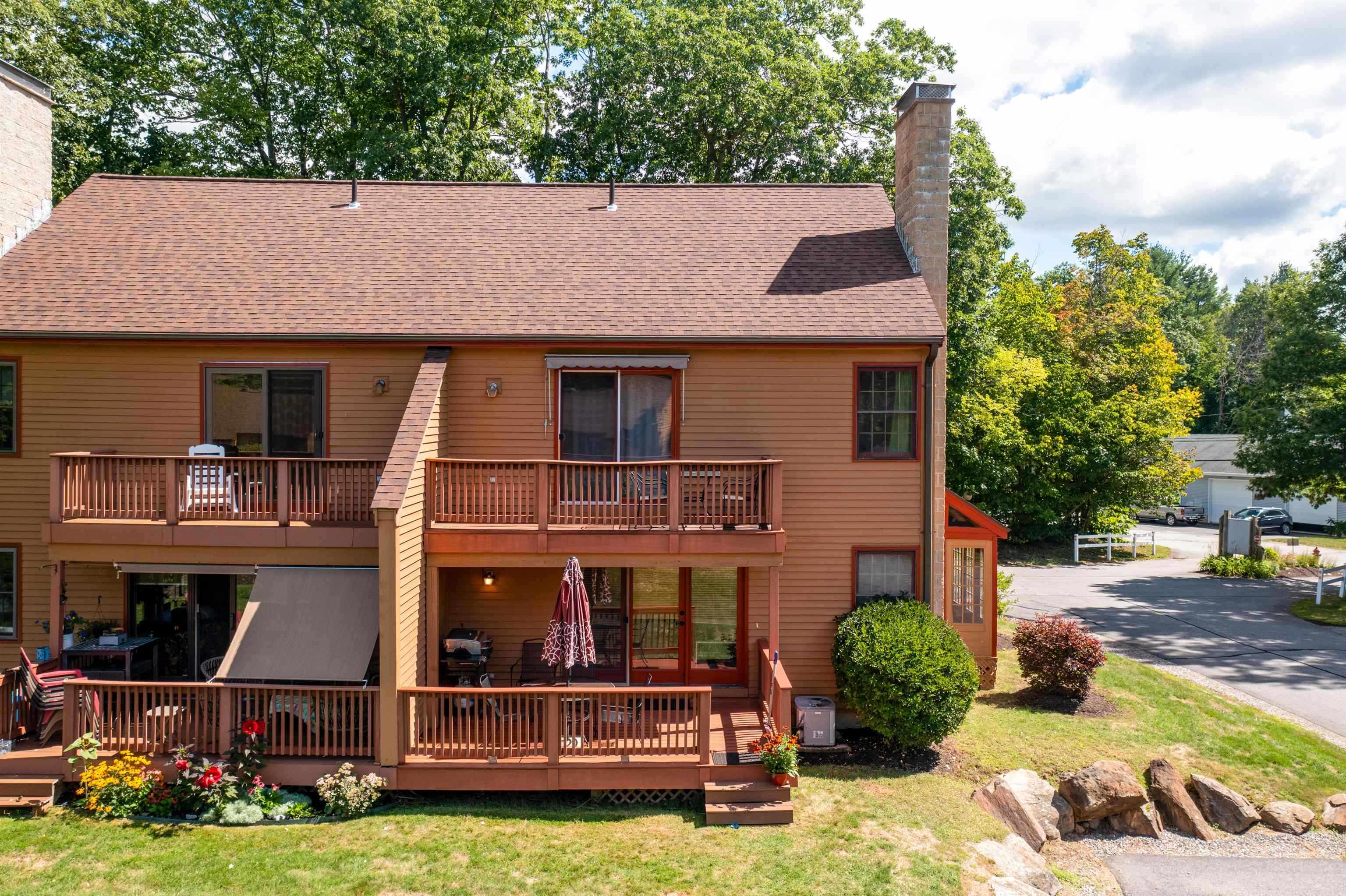 240 Franklin Street Property Photo 6