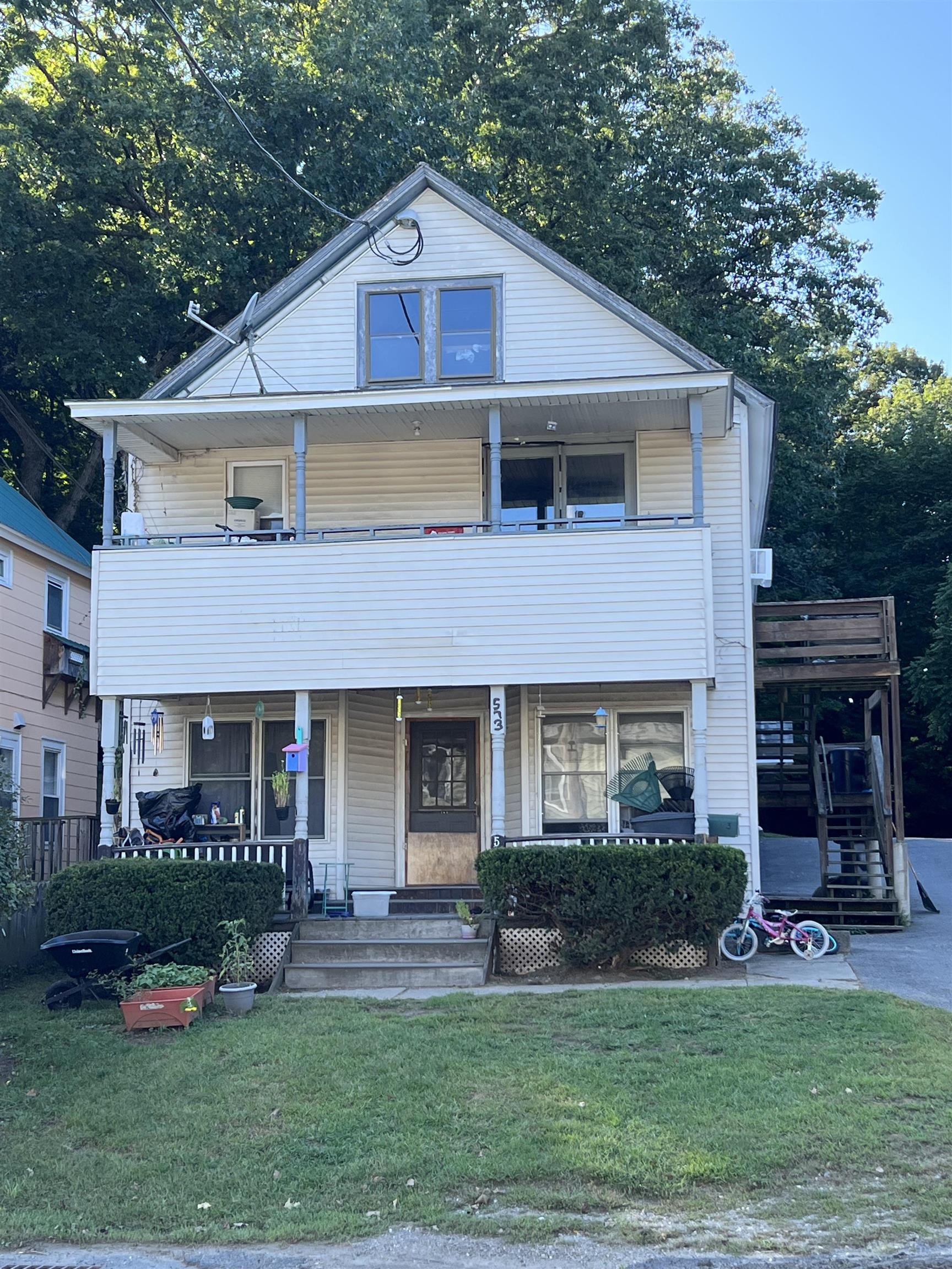 573 South Main Street Property Photo