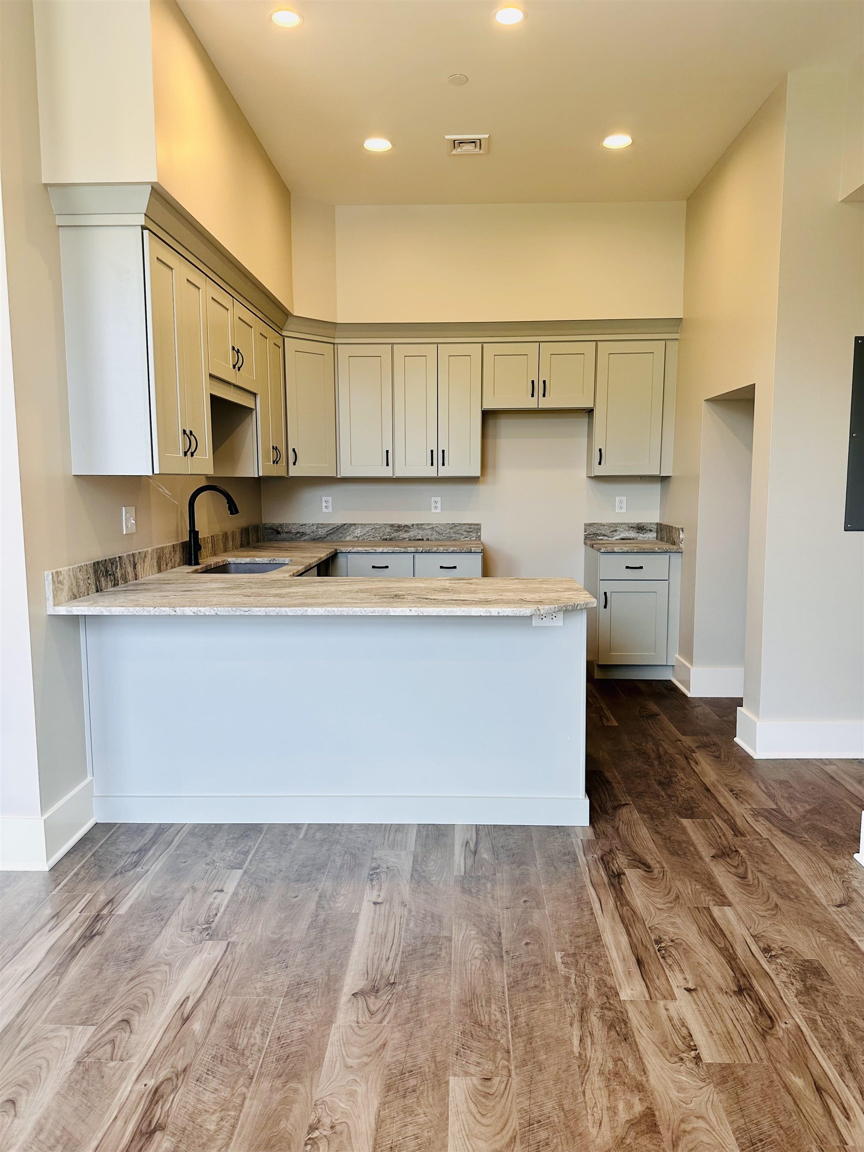 30 High Street Property Photo 9