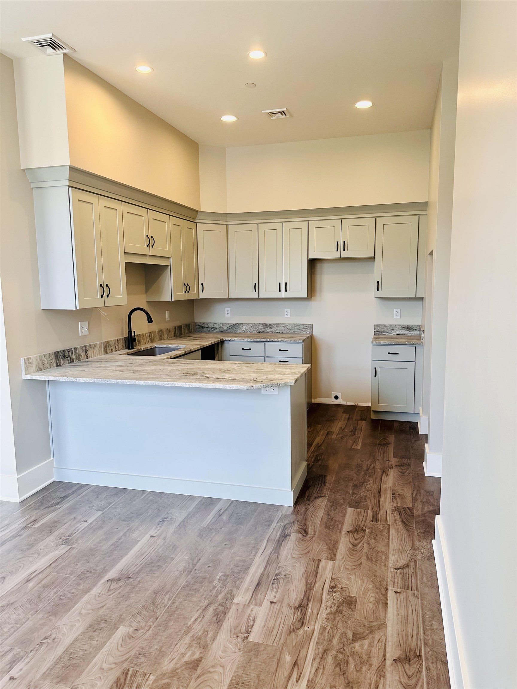 30 High Street Property Photo 13