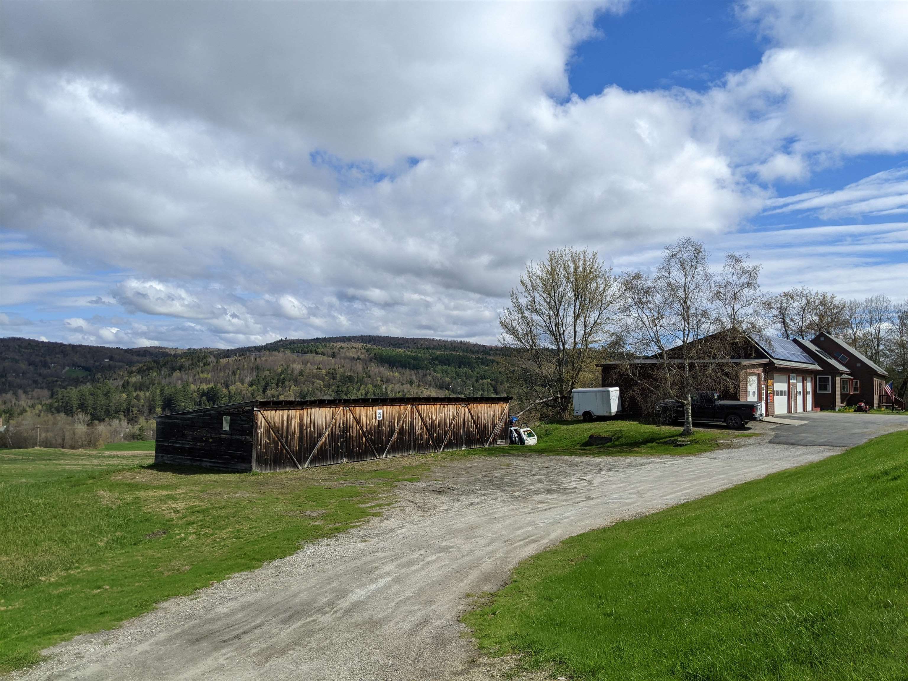 1065 Higgins Hill Road Property Photo 3