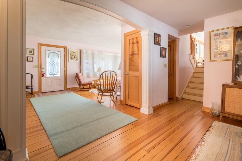 212 Atlantic - Upstairs Avenue Property Photo 7