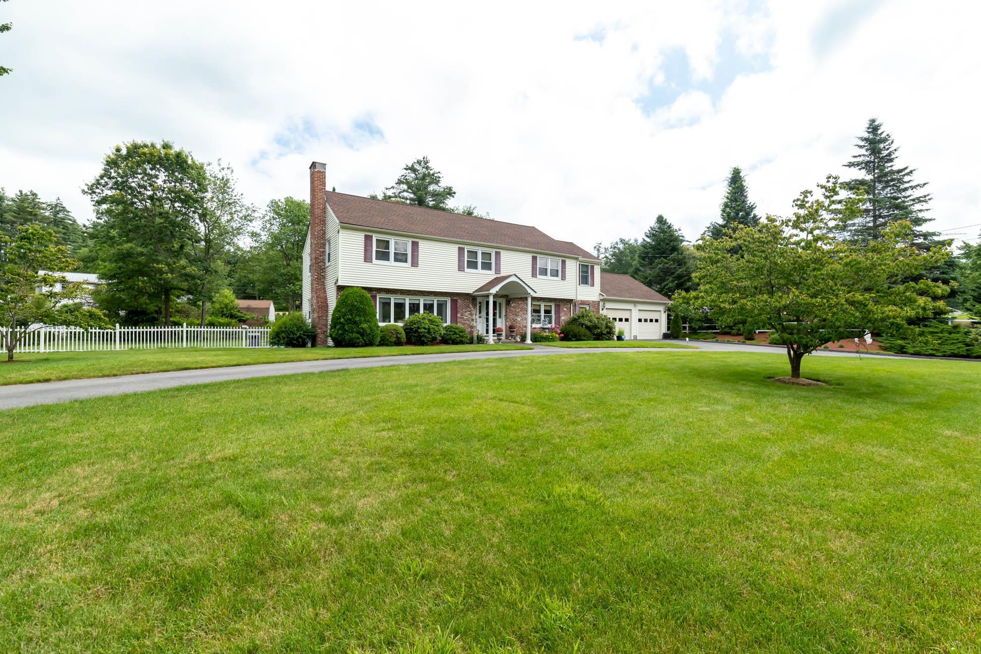 123 Baboosic Lake Road Property Photo 3