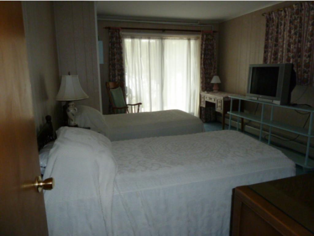 1058 Lake Avenue Property Photo 8