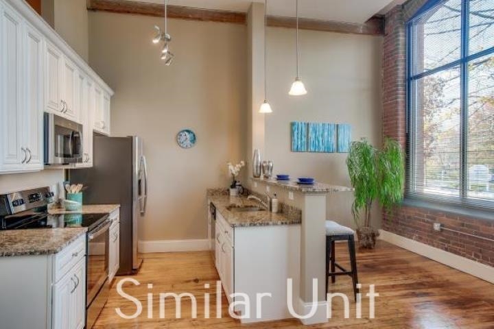 222 West Street Property Photo 5