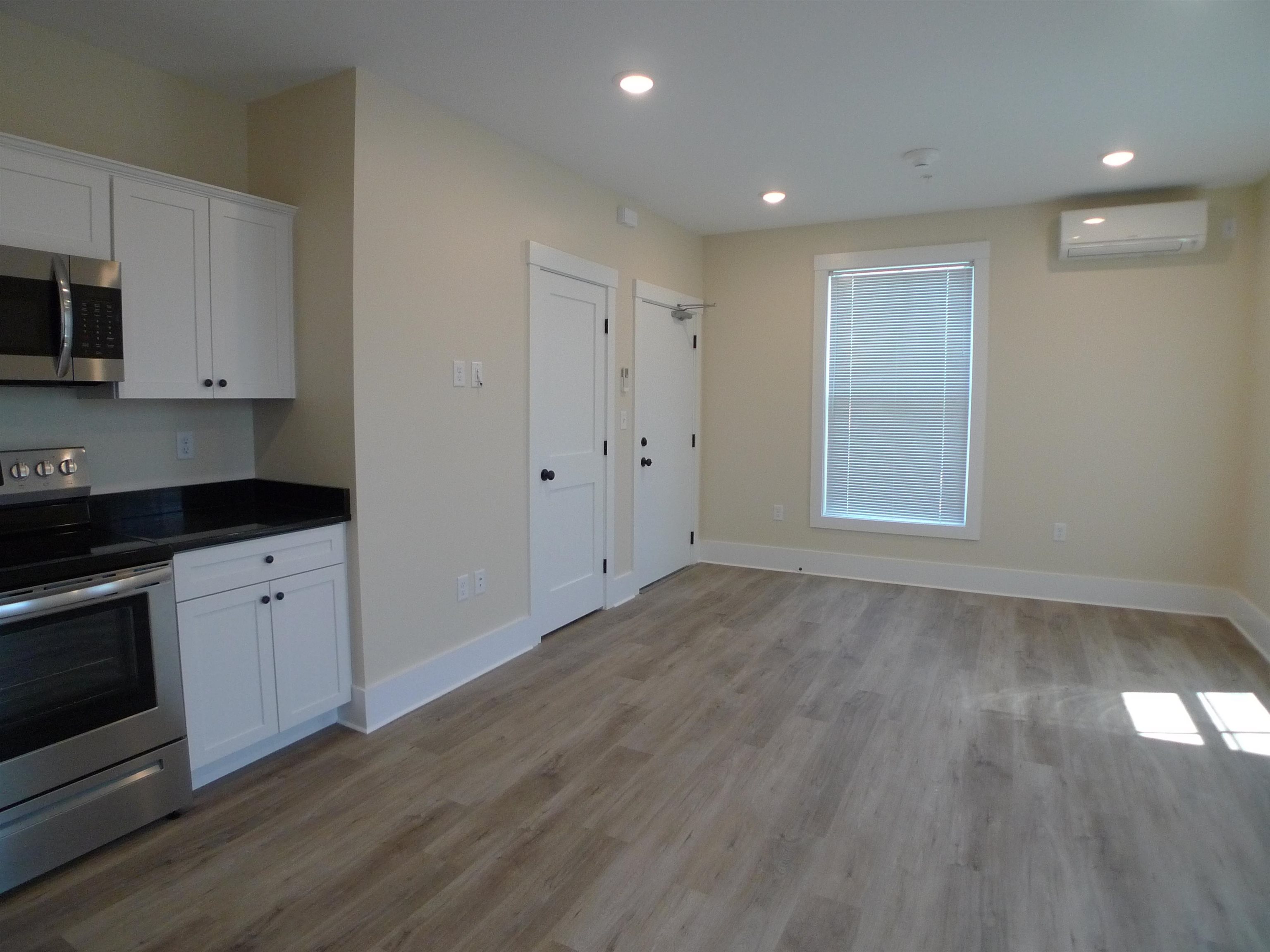 553 Islington Street Property Photo 8