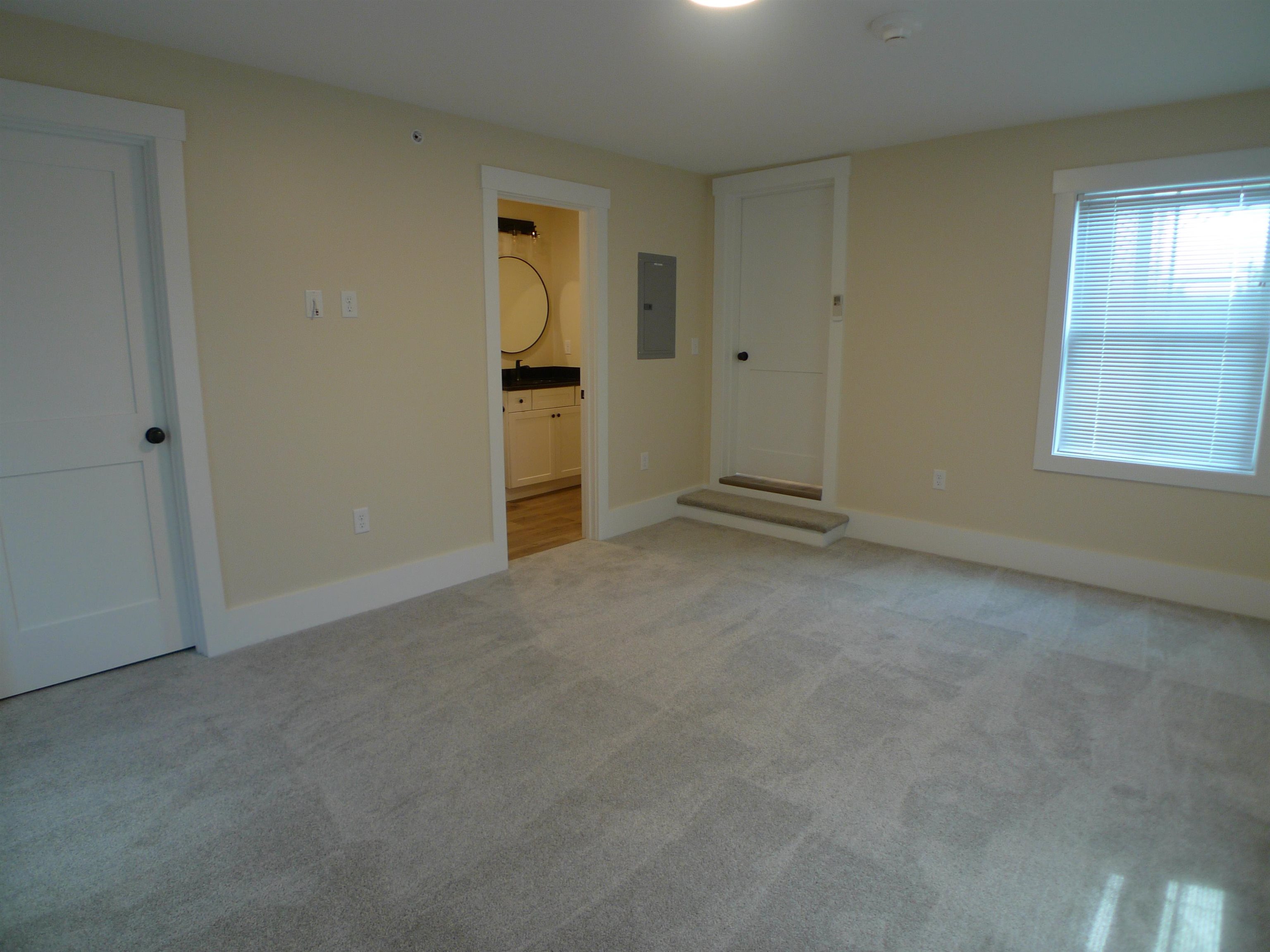 553 Islington Street Property Photo 12