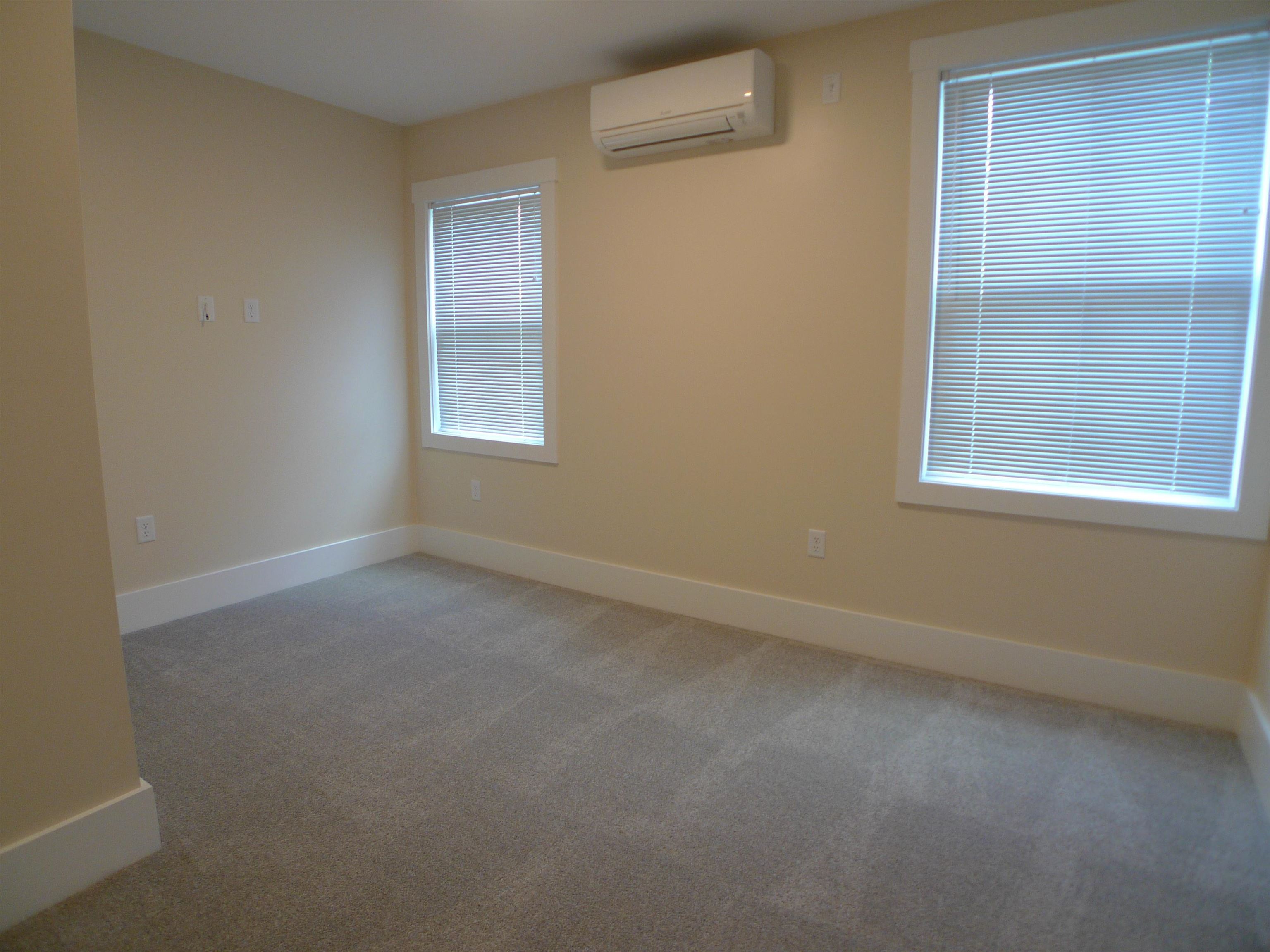 553 Islington Street Property Photo 15