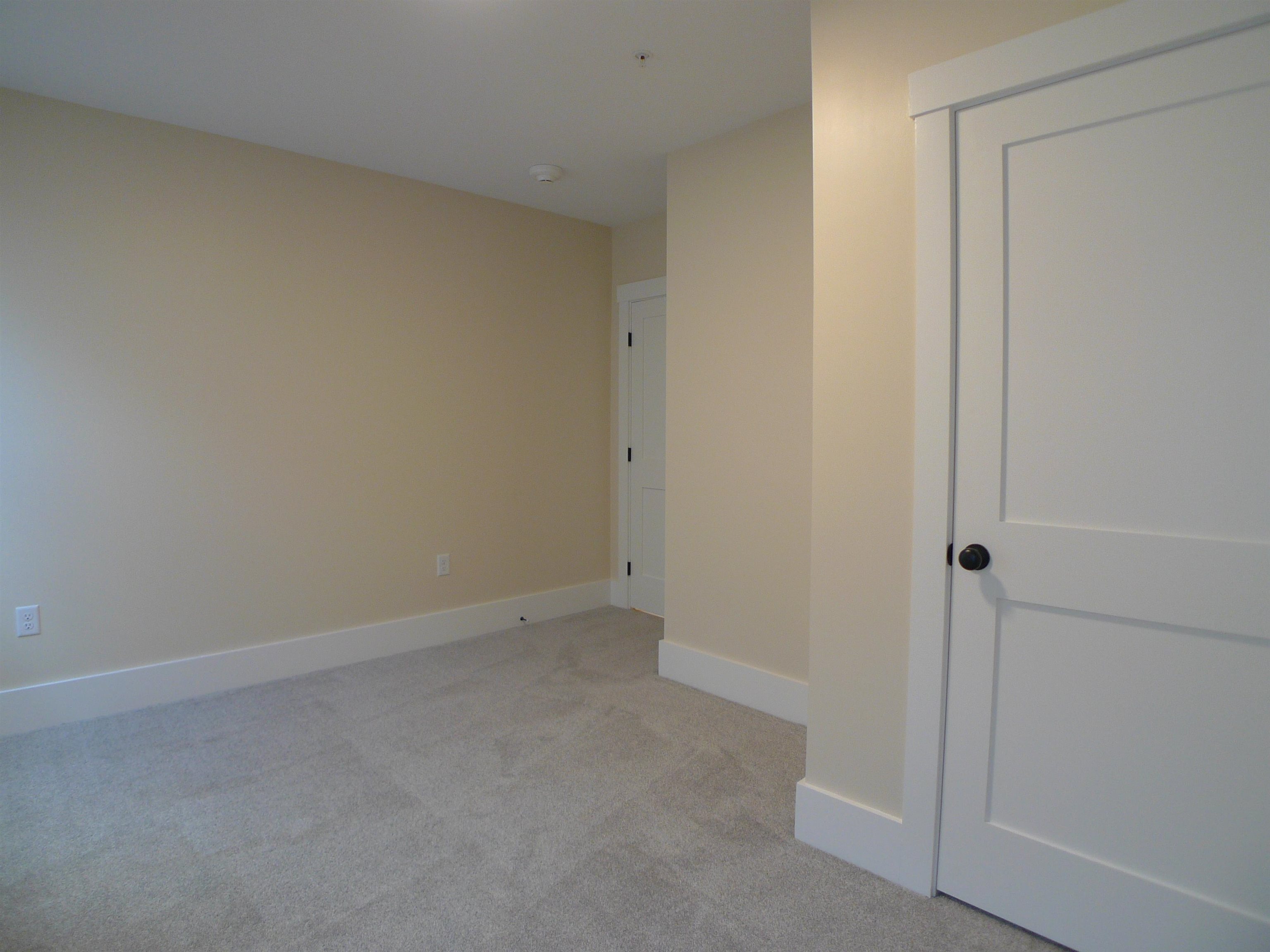 553 Islington Street Property Photo 16