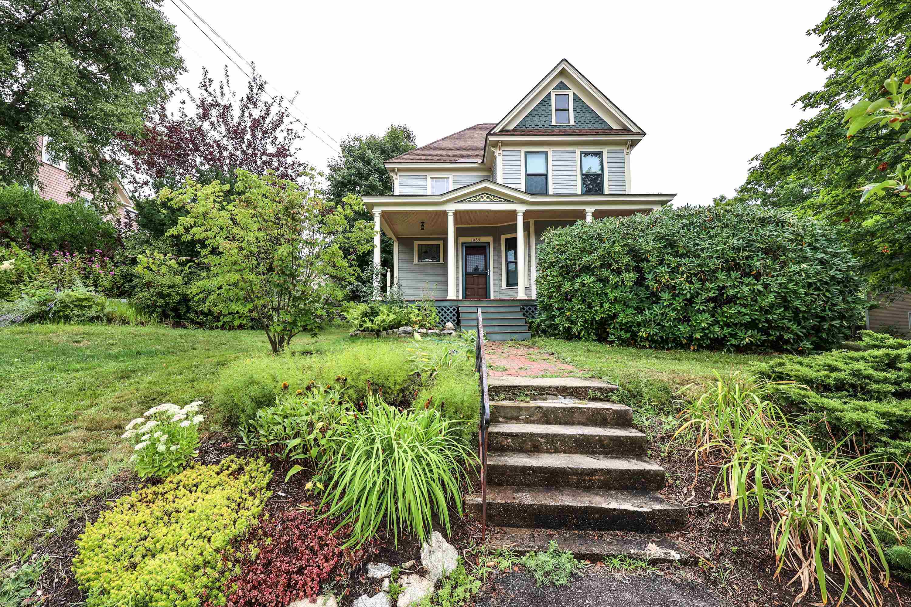 1085 Union Street Property Photo 1