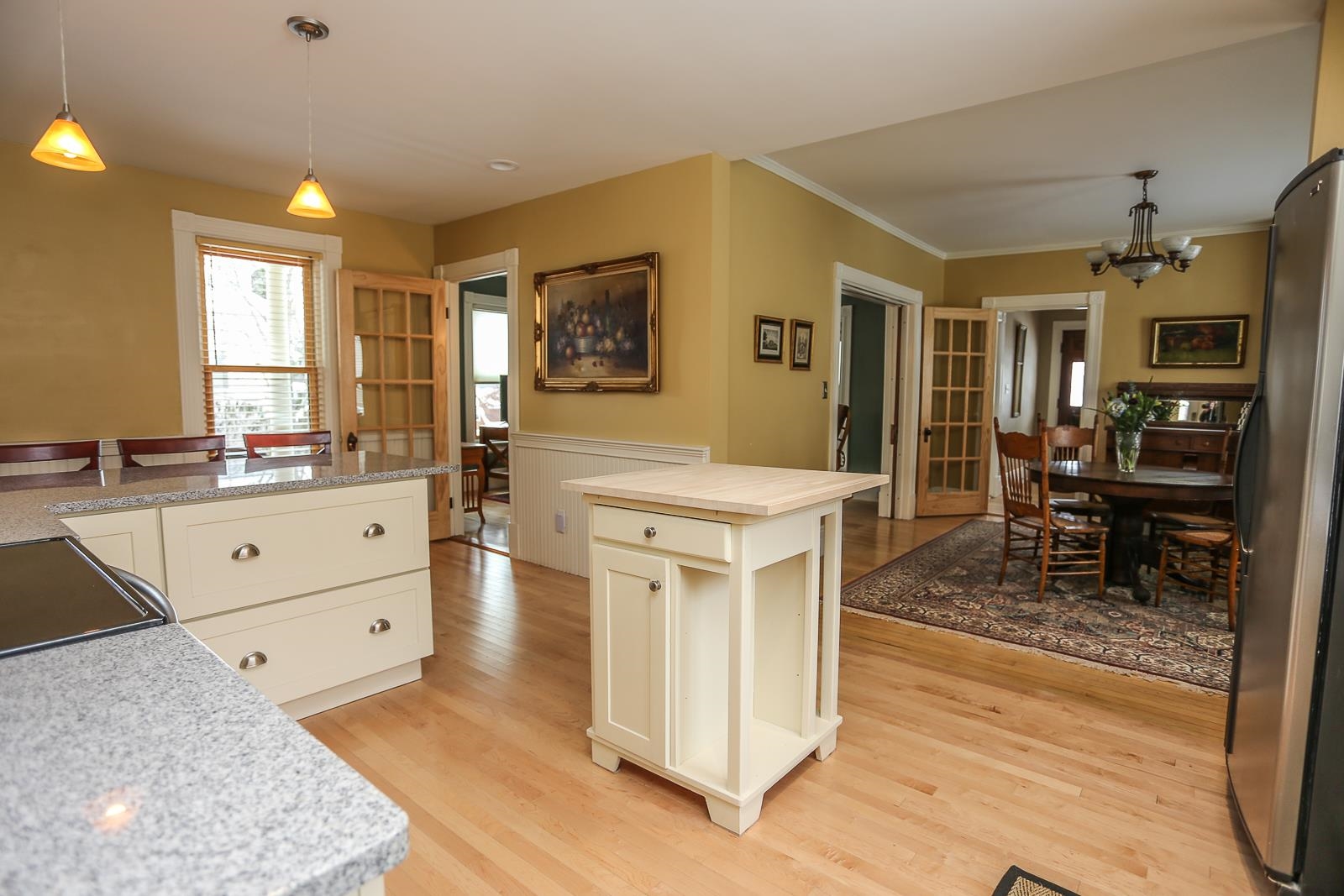 1085 Union Street Property Photo 6